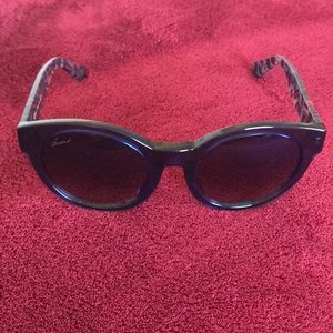 GUCCI SUNGLASSES (Authentic).   NWOT